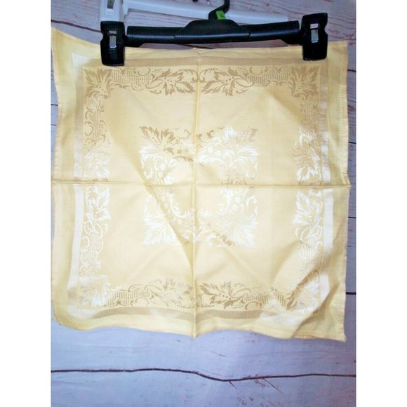 Elegant Gold Crust Rare Designer Table Decorative Fancy Napkins (Set of 4) - Picture 5 of 11